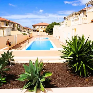 Casa La Sonrisa Shared House Guest house El Medano (Tenerife)